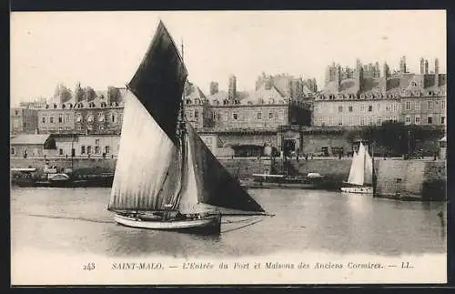 AK Saint-Malo, L`Entrée du Port et Maisons des Anciens Corsaires