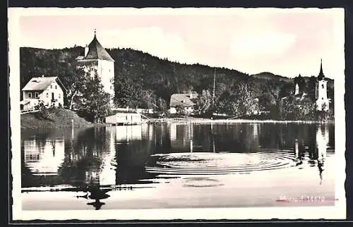 AK St. Jakob am Thurn, Ortsansicht vom Wasser aus