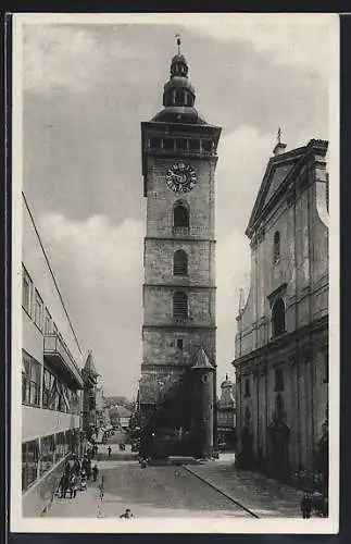 AK Budweis / Ceske Budejovice, Strassenpartie am Schwarzen Turm