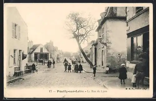 AK Pouilly-sur-Loire, La Rue de Lyon