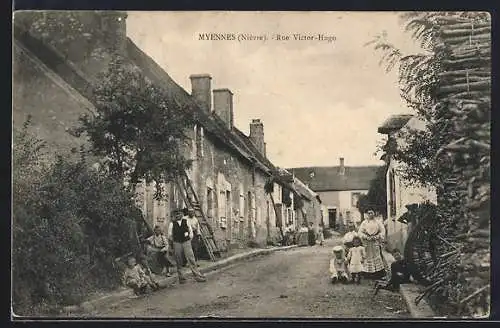 AK Myennes /Nièvre, Rue Victor-Hugo