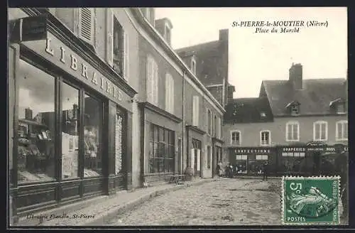 AK St-Pierre-le-Moutier /Nièvre, Place du Marché