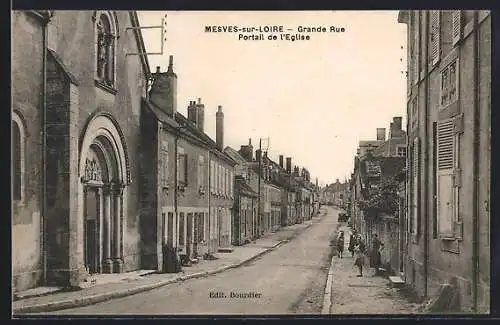 AK Mesves-sur-Loire, Grand Rue et Portail de l`Eglise