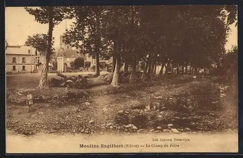 AK Moulins-Engilbert /Nièvre, Le Champ de Foire