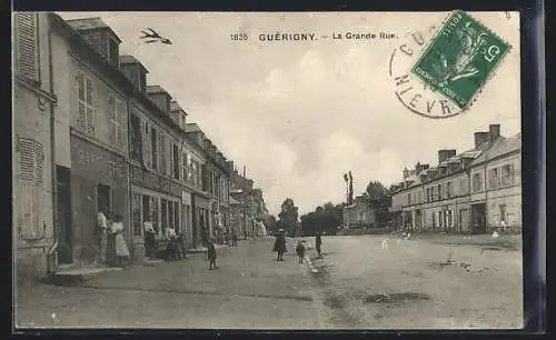 AK Guérigny, La Grande Rue, Strassenpartie