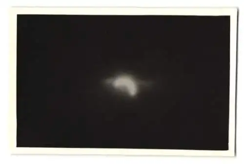 30 Fotografien Sonnenfinsternis am 30.6.1954, Private Serie der Sonnenfinsternis in verschiedenen Phasen