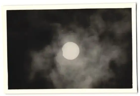 30 Fotografien Sonnenfinsternis am 30.6.1954, Private Serie der Sonnenfinsternis in verschiedenen Phasen 2