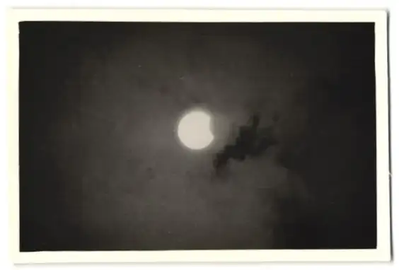 30 Fotografien Sonnenfinsternis am 30.6.1954, Private Serie der Sonnenfinsternis in verschiedenen Phasen 22