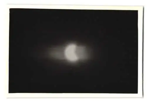 30 Fotografien Sonnenfinsternis am 30.6.1954, Private Serie der Sonnenfinsternis in verschiedenen Phasen