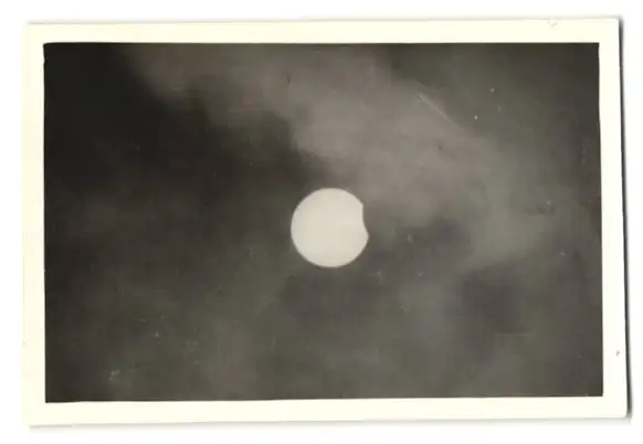 30 Fotografien Sonnenfinsternis am 30.6.1954, Private Serie der Sonnenfinsternis in verschiedenen Phasen 27