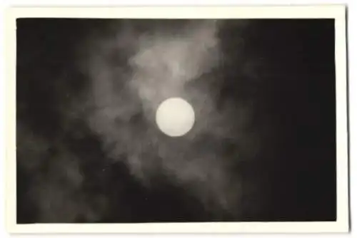 30 Fotografien Sonnenfinsternis am 30.6.1954, Private Serie der Sonnenfinsternis in verschiedenen Phasen