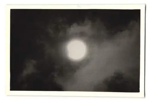 30 Fotografien Sonnenfinsternis am 30.6.1954, Private Serie der Sonnenfinsternis in verschiedenen Phasen