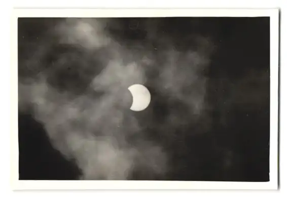 30 Fotografien Sonnenfinsternis am 30.6.1954, Private Serie der Sonnenfinsternis in verschiedenen Phasen 7