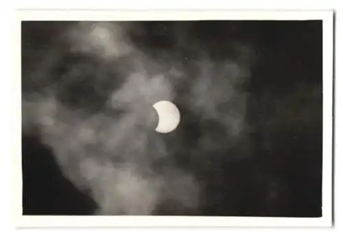 30 Fotografien Sonnenfinsternis am 30.6.1954, Private Serie der Sonnenfinsternis in verschiedenen Phasen