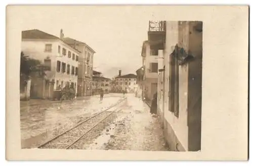 11 Fotografien 1.WK, Ansicht Conegliano, Kriegszerstörung, Österreicher K.u.k. Soldaten bei Kriegshandlungen in Italien