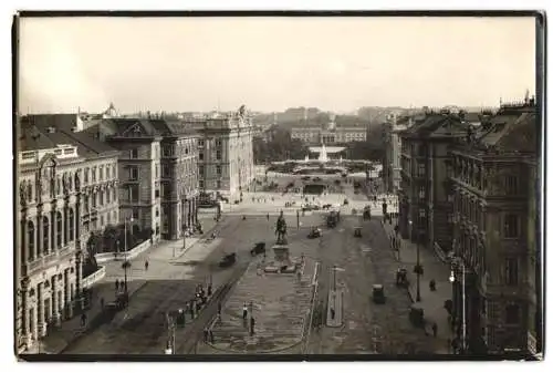 Fotografie unbekannter Fotograf, Ansicht Wien, Schwarzenbergplatz mit dem Denkmal