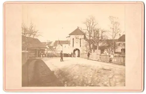 Fotografie Hans Bischoff, Memmingen i. Bayern, Ansicht Memmingen, Strassenpartie am Lindauer Tor