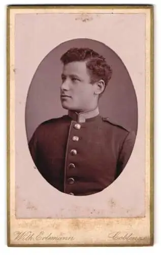 Fotografie Wilh. Erlemann, Coblenz, Löhrstrasse 77, Portrait eines jungen Soldaten in Uniform