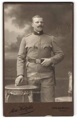 Fotografie Max Ketzler, Innsbruck, Landhausstrasse 1, Porträt eines Soldaten mit Schnurrbart