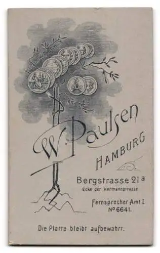 Fotografie W. Paulsen, Hamburg, Bergstrasse 21a, Porträt einer Dame mit elegantem Hut