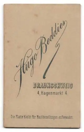 Fotografie Hugo Beddies, Braunschweig, Hagenmarkt 4, Porträt eines jungen Mannes