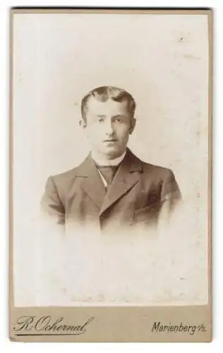 Fotografie Robert Ochernal, Marienberg i. S., Ratsgasse 35, Portrait eines jungen Mannes