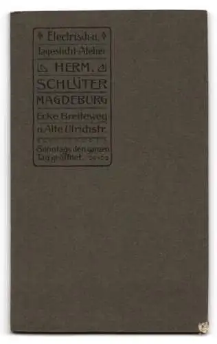Fotografie Herm. Schlüter, Magdeburg, Breiteweg, Porträt eines sitzenden Paares