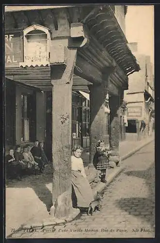 AK Vitre, Porche d`une Vieille Maison, Rue de Paris