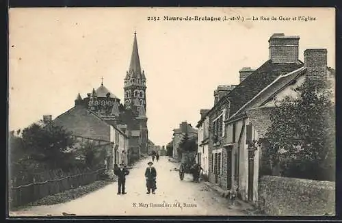 AK Maure-de-Bretagne, La Rue de Guer et l`Église