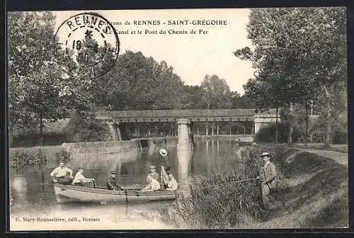 AK Saint-Grégoire, canal et le pont du chemin de fer avec des personnes en barque et un homme pêchant