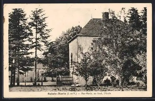 AK Sainte-Marie, Ker-Maria, au fond, l`École