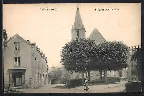 AK Saint-Ideuc, L`Église, XVIIe siècle, et rue avec des arbres