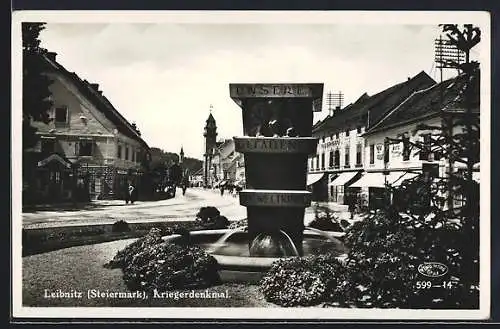 AK Leibnitz /Steiermark, Kriegerdenkmal und Strassenpartie