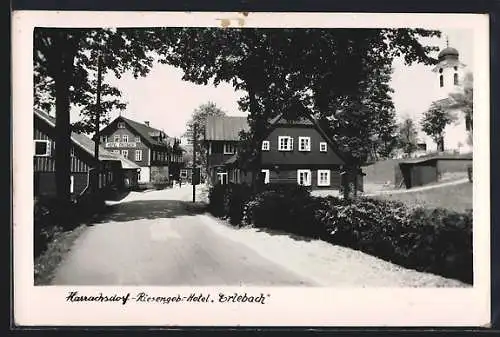 AK Harrachsdorf, Strassenpartie mit Hotel Erlebach