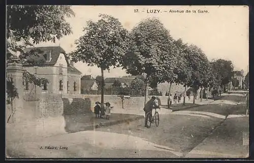 AK Luzy, Avenue de la Gare