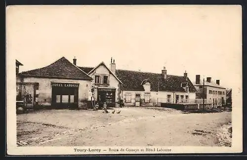 AK Toury-Lurcy, Route de Cossaye et Hôtel Labonne