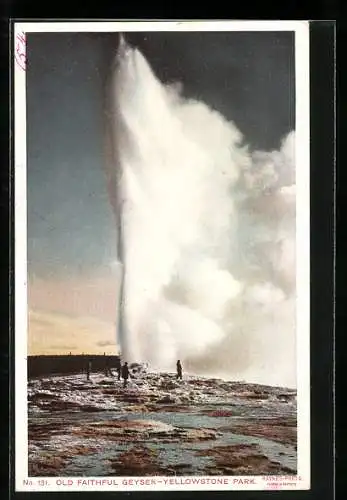 AK Blick auf den Old Faithful Geysir im Yellowstone Park