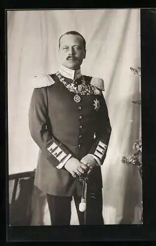 AK Grossherzog Ernst Ludwig von Hessen-Darmstadt in prunkvoller Uniform