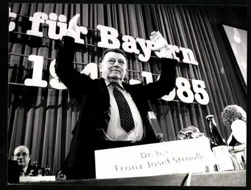 Fotografie WEREK, München, Franz Josef Strauss beim CSU-Parteitag am 23.11.1985