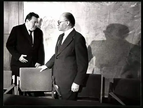 Fotografie PA Sven Simon, Bonn, F. J. Strauss in Israel mit dem Staatschef Menachem Begin