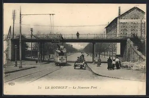 AK Le Bourget, Strassenbahn unterhalb der neuen Brücke