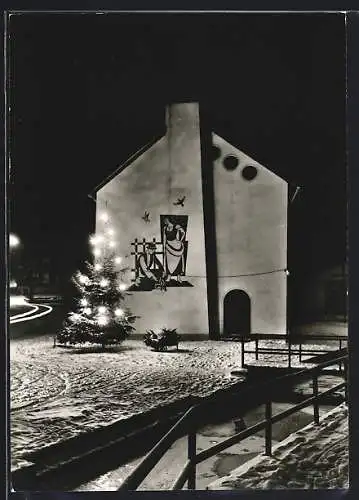 AK Budenbach /Hsr., Gemeindehaus mit Tannenbaum bei Nacht