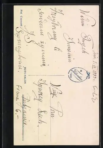 AK Junge Frau im Kleid mit Lautengitarre