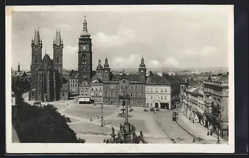 AK Königgrätz / Hradec Kralove, Marktplatz mit Kirchen aus der Vogelschau