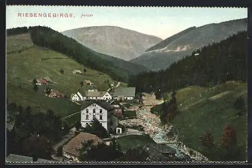 AK Petzer /Riesengebirge, Ortsansicht mit dem Gasthof