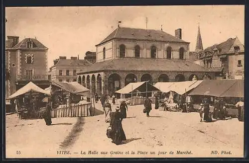 AK Vire, La Halle aux Grains et la Place un jour de Marché