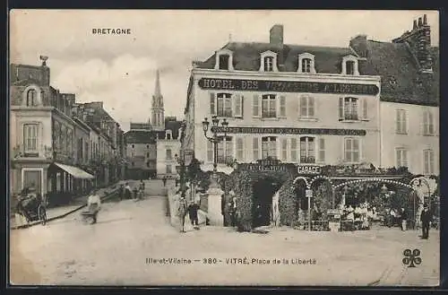 AK Vitré, Place de la Liberté avec Hôtel des Voyageurs et église en arrière-plan