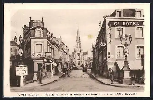 AK Vitré, Rue de la Liberté et Nouveau Boulevard avec l`église St-Martin au fond