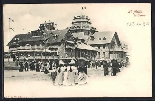 AK Saint-Malo, Le Casino avec des gens en promenade