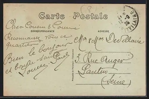 AK Vitré, Le Boulevard Chateaubriand avec bâtiments de la Caserne à droite